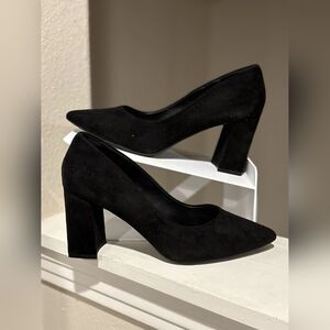 Elegant Black Women's Pumps